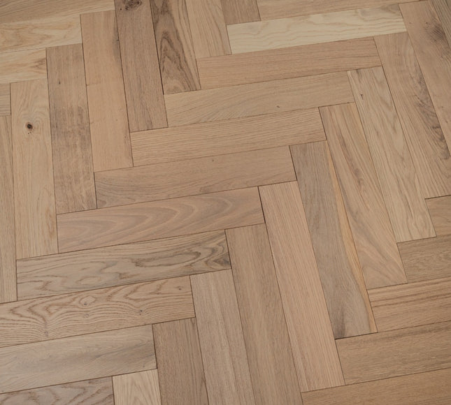 Invisible Finish Lacquered Engineered Herringbone Flooring