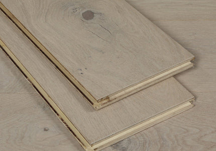 Pukka Flooring Engineered Oak Flooring – 12 x 190mm Click Engineered Oak – Aspen Oak Brushed & Matt Lacquered