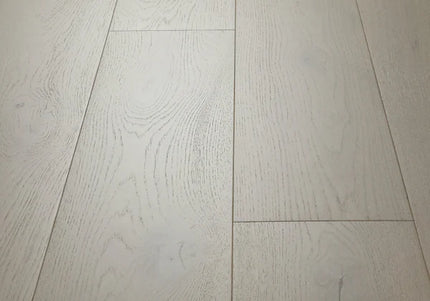 Pukka Flooring Engineered Oak Flooring – 12 x 190mm Click Engineered Oak – Aspen Oak Brushed & Matt Lacquered