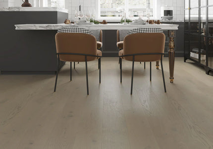 Pukka Flooring Engineered Oak Flooring – 12 x 190mm Click Engineered Oak – Platinum Oak Brushed & Matt Lacquered