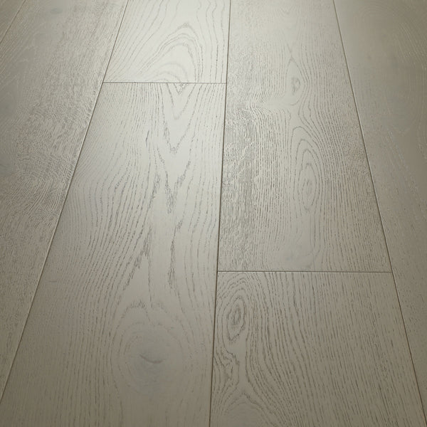 Pukka Flooring Engineered Oak Flooring – 12 x 190mm Click Engineered Oak – Platinum Oak Brushed & Matt Lacquered