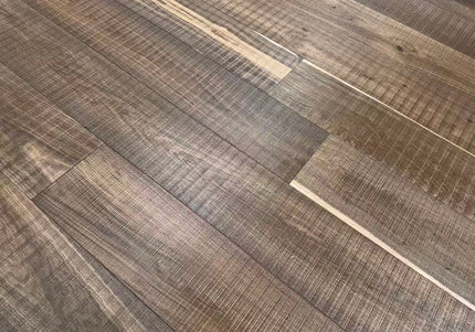 Luxe Smoked Bandsawn Brushed Oiled Engineered Oak Plank Flooring