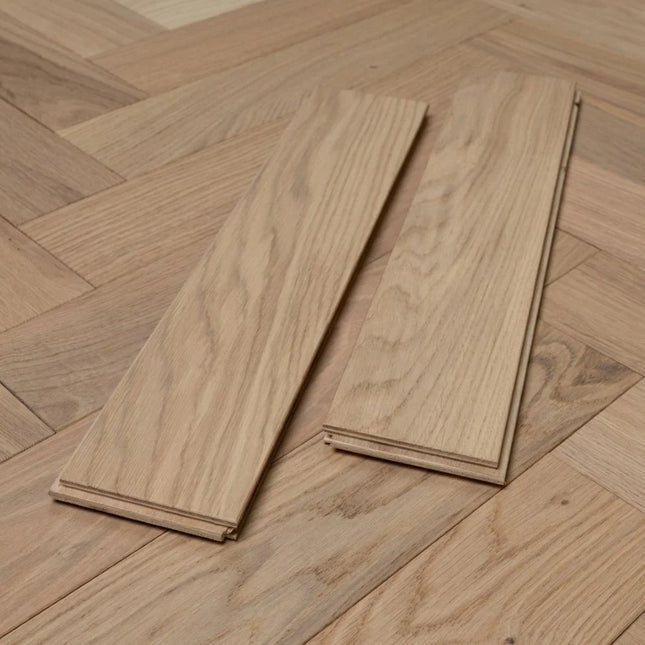 Invisible Finish Lacquered Engineered Herringbone Flooring
