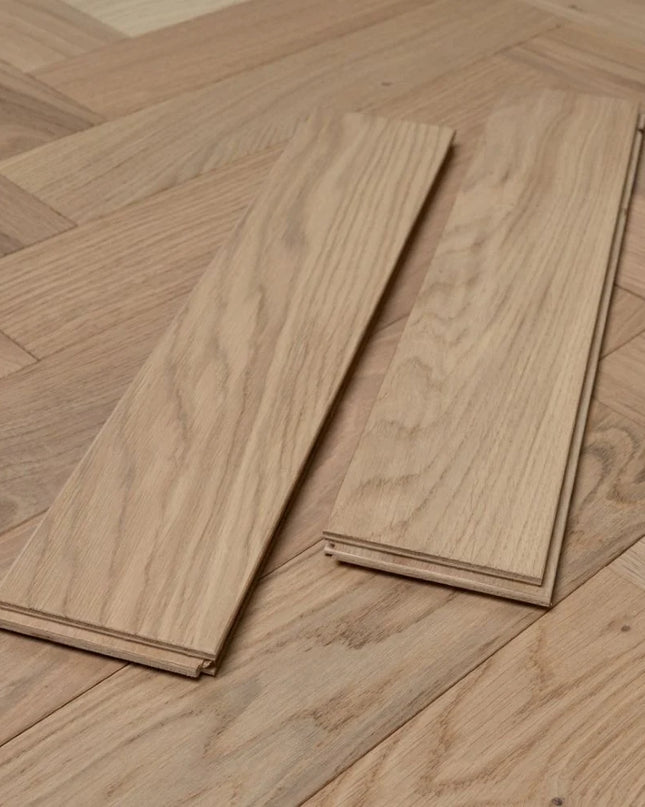Invisible Finish Lacquered Engineered Herringbone Flooring