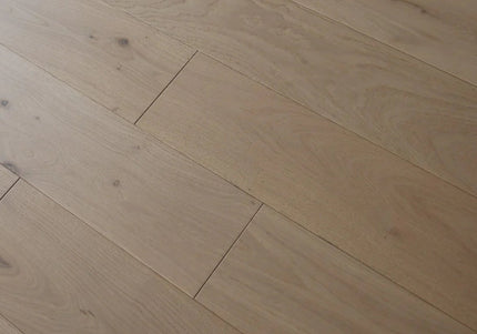 Invisible Lacquered Engineered Oak Flooring | Pukka Flooring