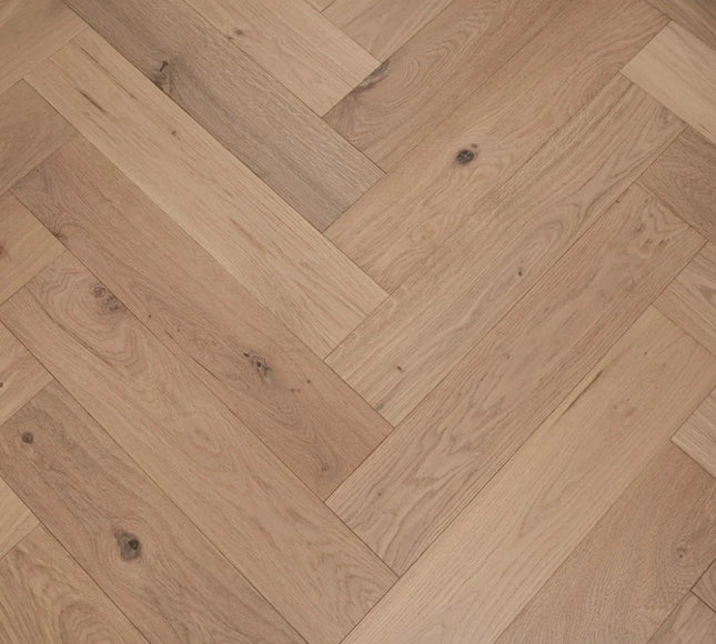 Invisible Finish Lacquered Engineered Herringbone Flooring