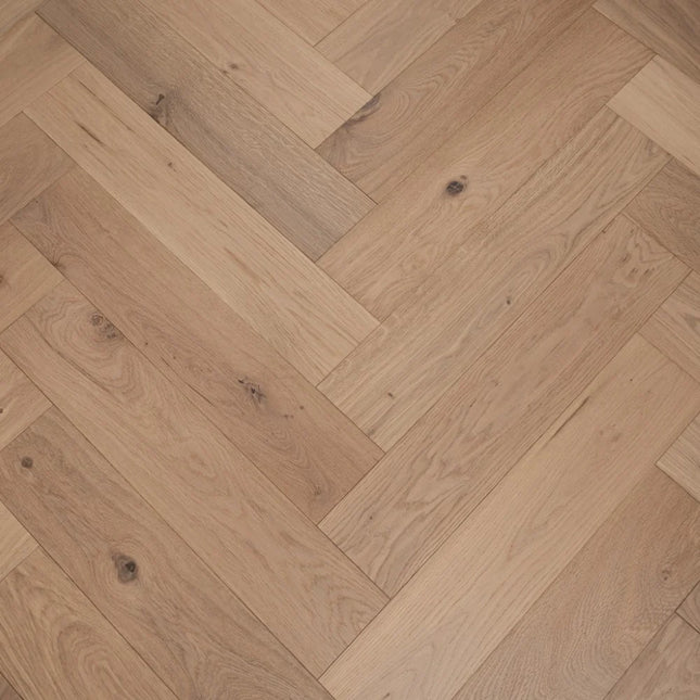 Invisible Finish Lacquered Engineered Herringbone Flooring