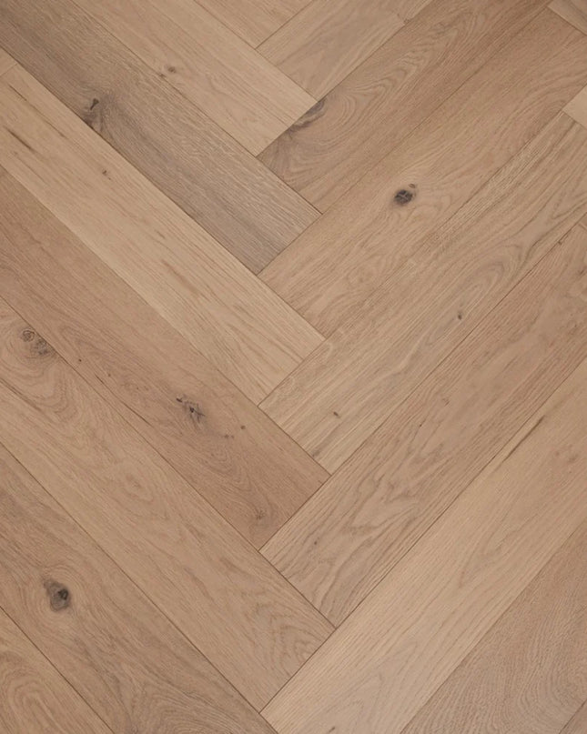 Invisible Finish Lacquered Engineered Herringbone Flooring