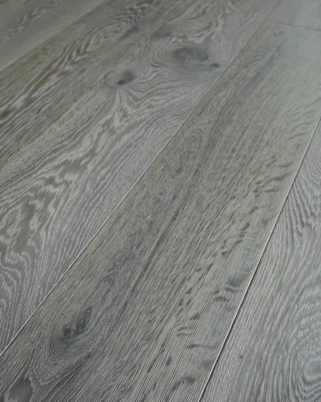 Heritage Distressed HB10 Engineered Oak Flooring