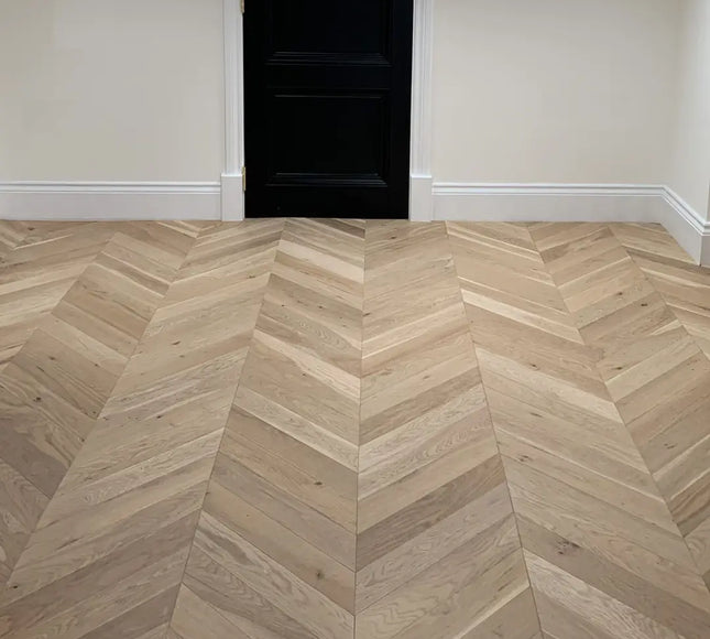 Classic Invisible Lacquered Solid Chevron Oak Flooring