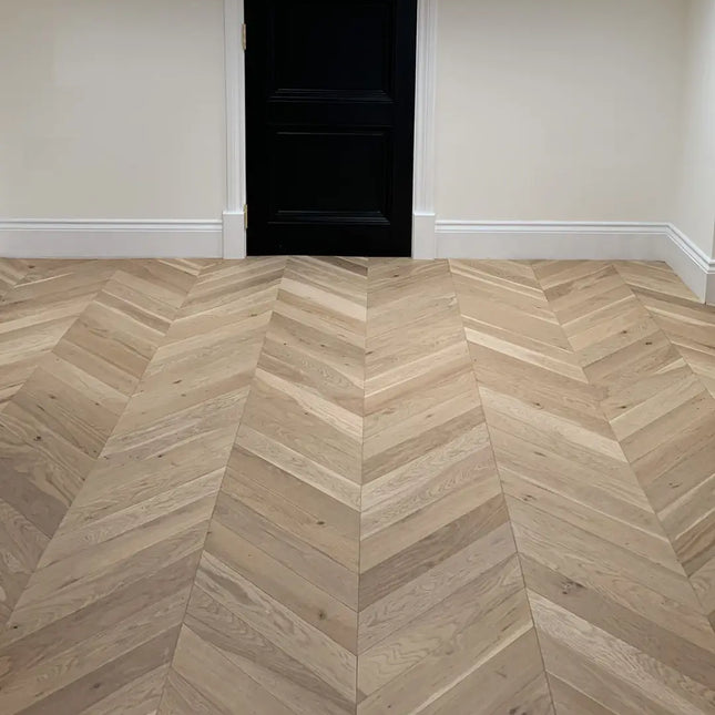 Classic Invisible Lacquered Solid Chevron Oak Flooring