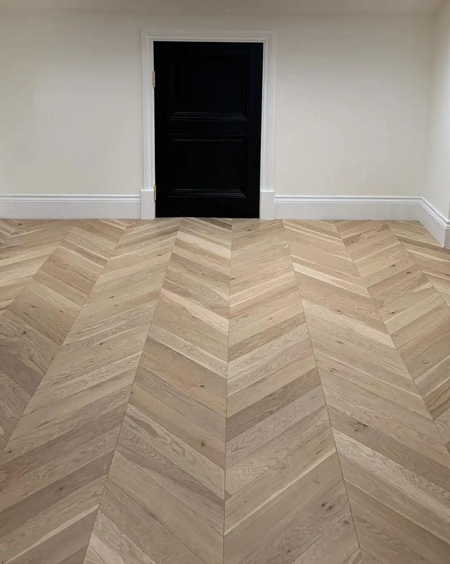 Classic Invisible Lacquered Solid Chevron Oak Flooring