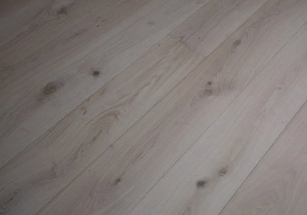 Classic Unfinished Wide Plank Engineered Oak Flooring