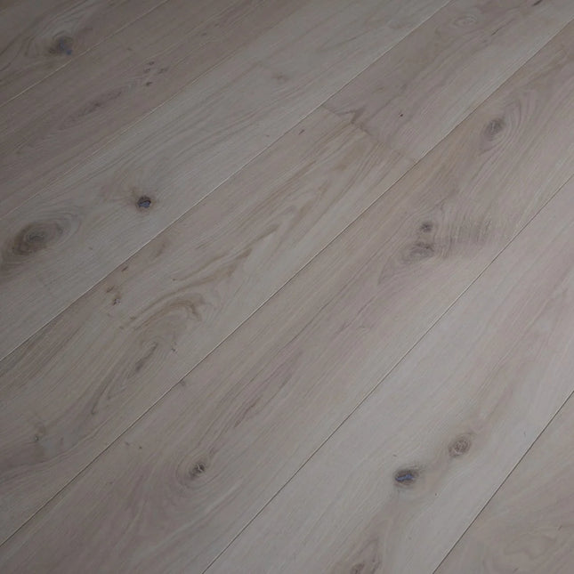 Classic Unfinished Wide Plank Engineered Oak Flooring