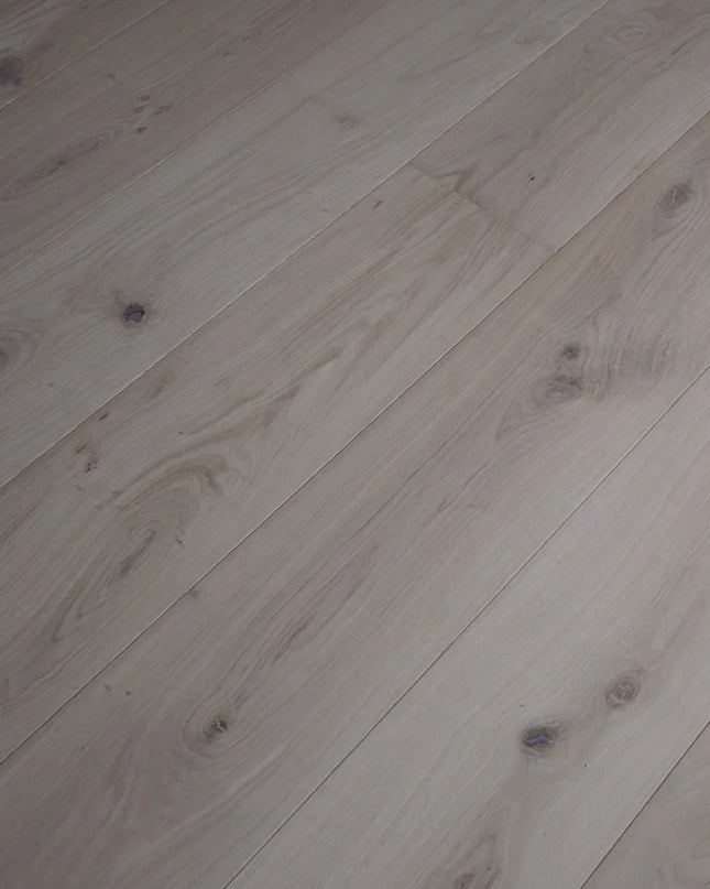 Classic Unfinished Wide Plank Engineered Oak Flooring