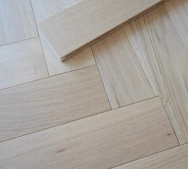 Herringbone Engineered Wood Flooring – Oak, Invisible Oiled AB Grade – DIY Box Flooring | Pukka Flooring