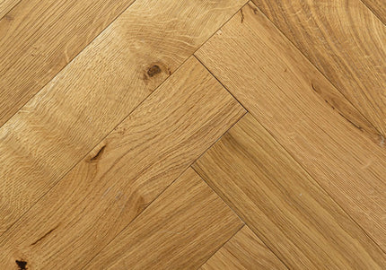 Natural Brushed Lacquered Click Engineered Herringbone Flooring