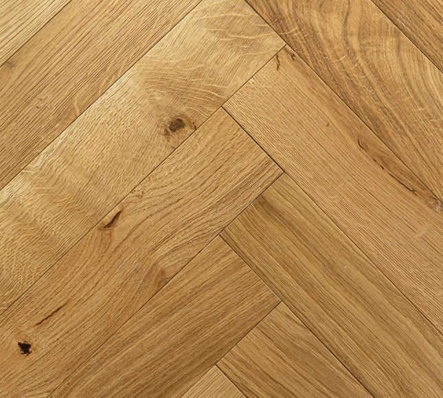 Natural Brushed Lacquered Click Engineered Herringbone Flooring