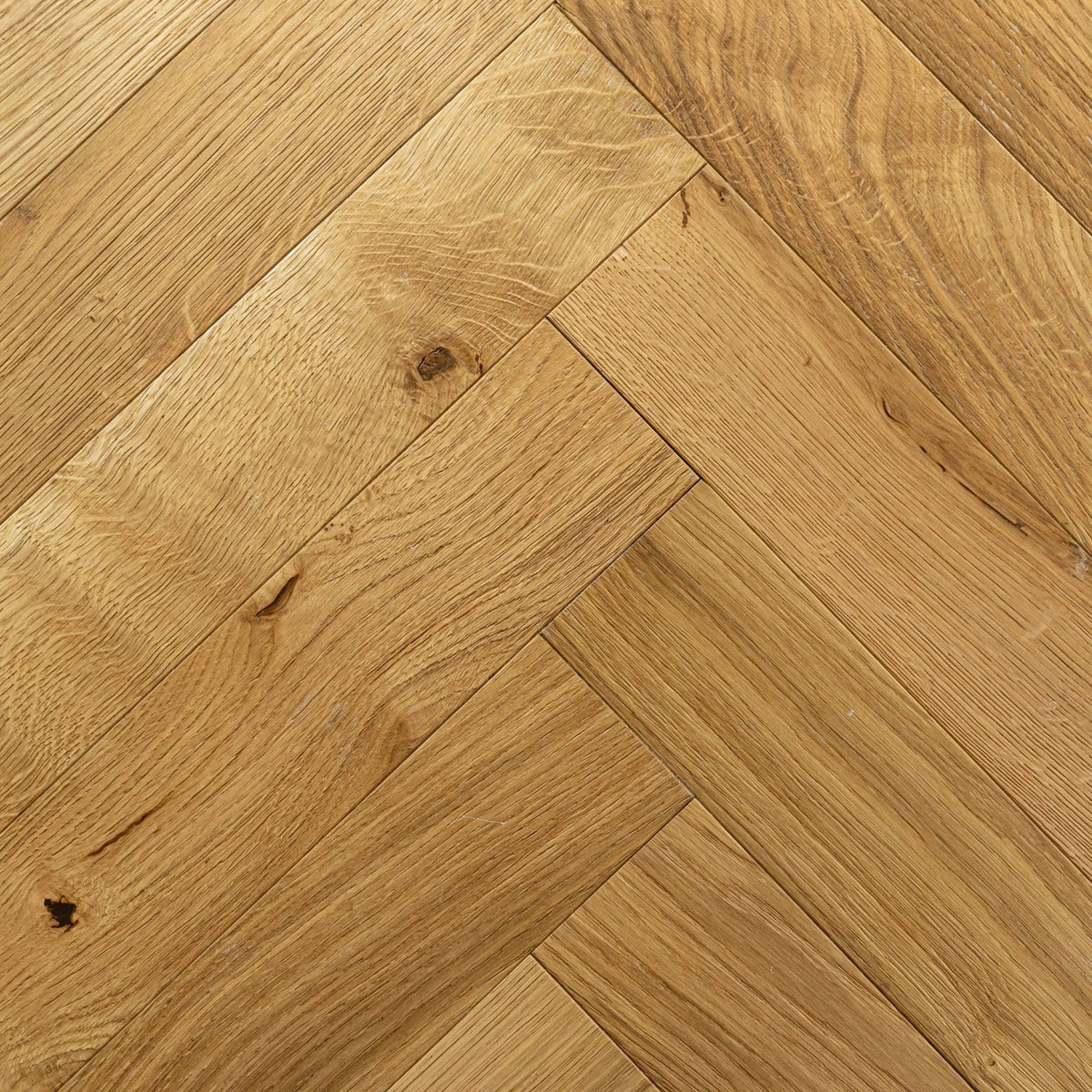 Natural Brushed Lacquered Click Engineered Herringbone Flooring