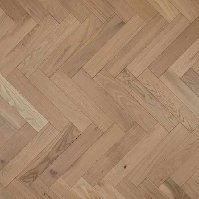 Invisible Finish Lacquered Engineered Herringbone Flooring