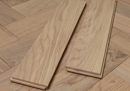 Invisible Finish Lacquered Engineered Herringbone Flooring
