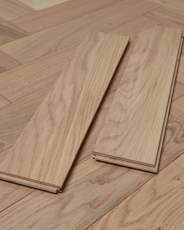 Invisible Finish Lacquered Engineered Herringbone Flooring