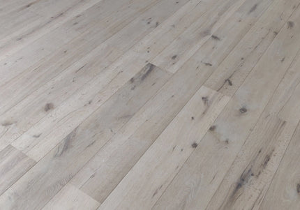 Invisible Finish Lacquered 3-Ply Engineered Oak Flooring