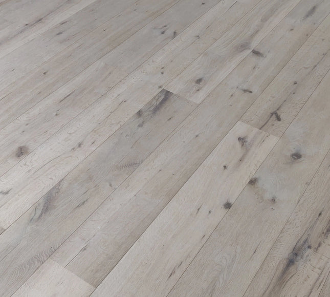 Invisible Finish Lacquered 3-Ply Engineered Oak Flooring