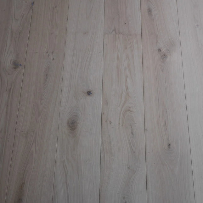Classic Unfinished Wide Plank Engineered Oak Flooring