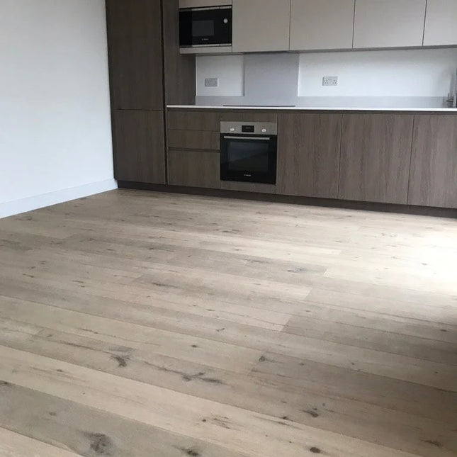 Invisible Lacquered Prime AB Grade Engineered Oak Flooring