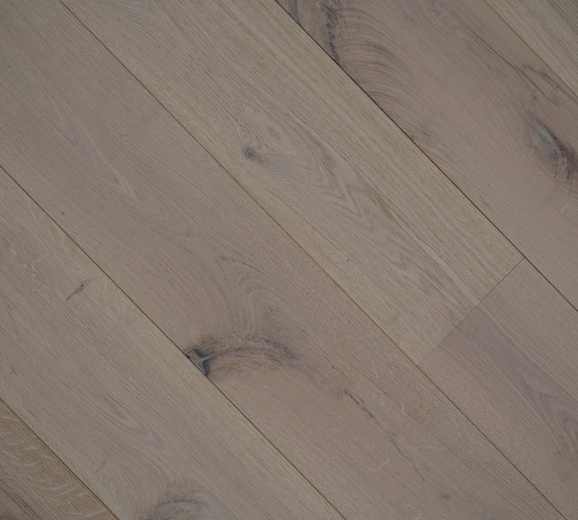 Invisible Lacquered Engineered Oak Plank Flooring