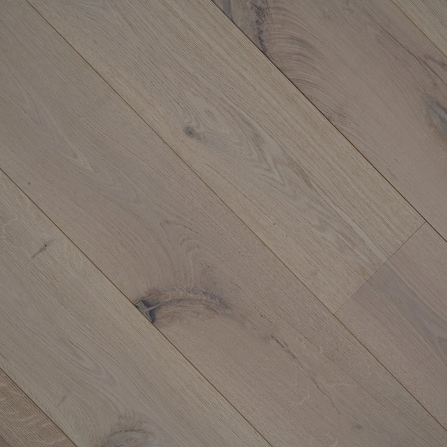 Invisible Lacquered Engineered Oak Plank Flooring