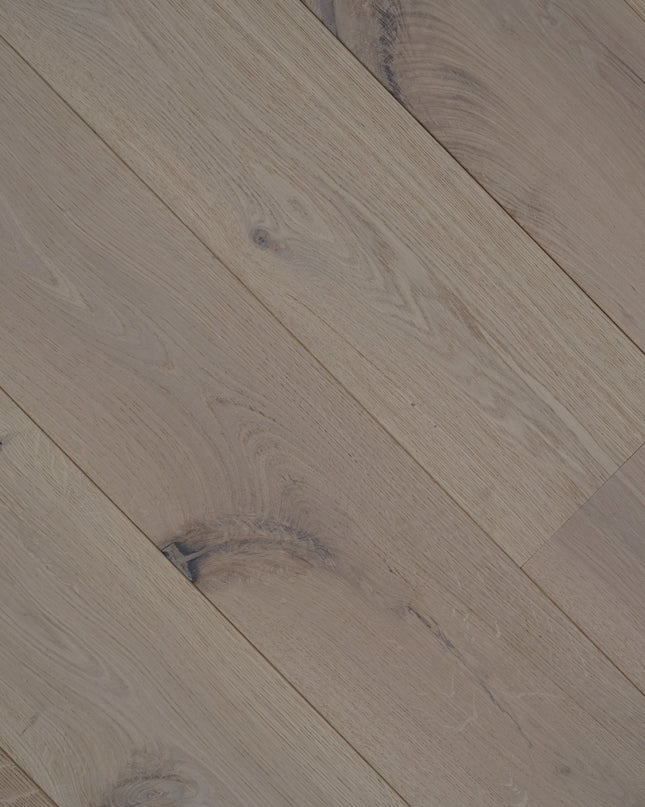 Invisible Lacquered Engineered Oak Plank Flooring