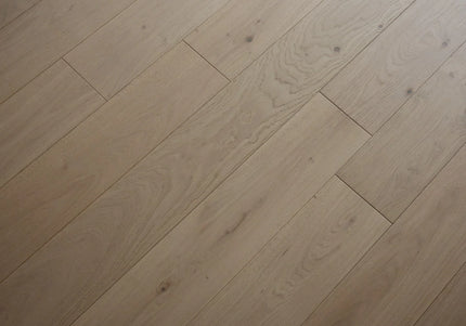 Invisible Essence Classic Grade Brushed Matt Lacquered Engineered Oak Flooring