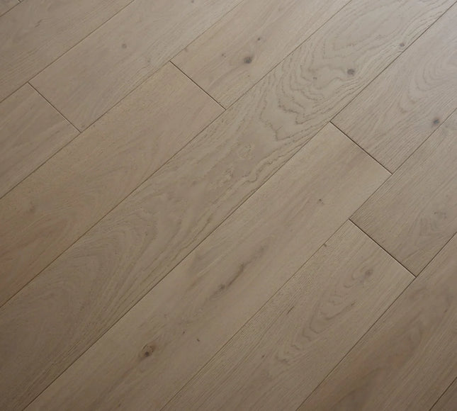 Invisible Essence Classic Grade Brushed Matt Lacquered Engineered Oak Flooring