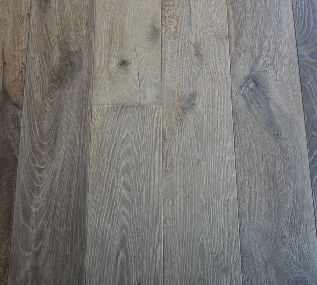 Distressed Invisible Finish Engineered Oak Flooring