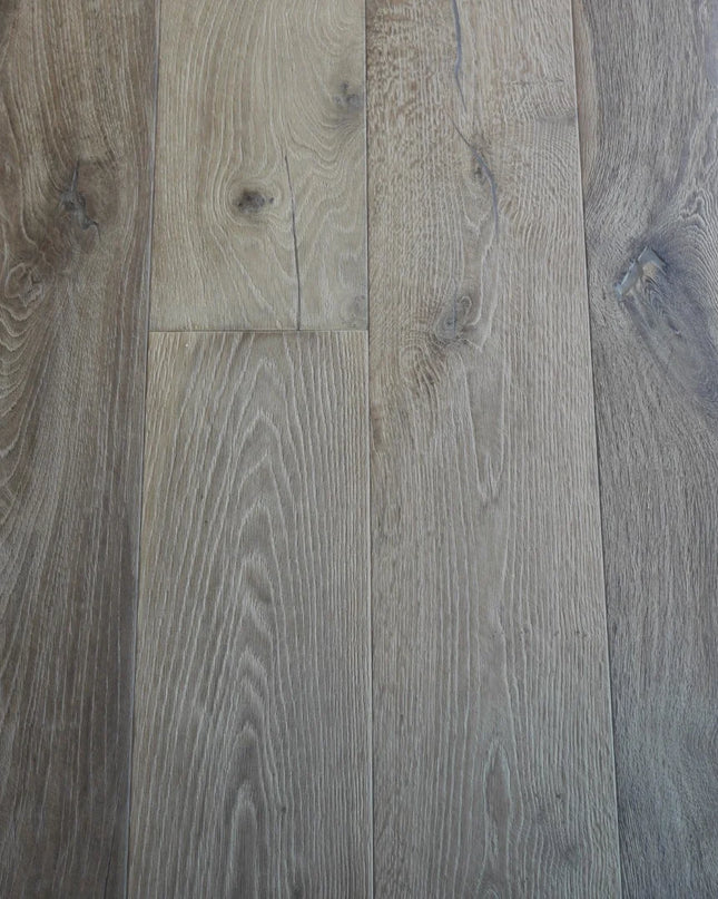 Distressed Invisible Finish Engineered Oak Flooring
