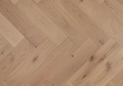 Invisible Finish Lacquered Click Engineered Herringbone Flooring