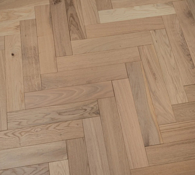 Invisible Finish Lacquered Engineered Herringbone Flooring
