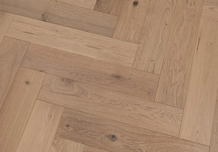 Invisible Finish Lacquered Engineered Herringbone Flooring