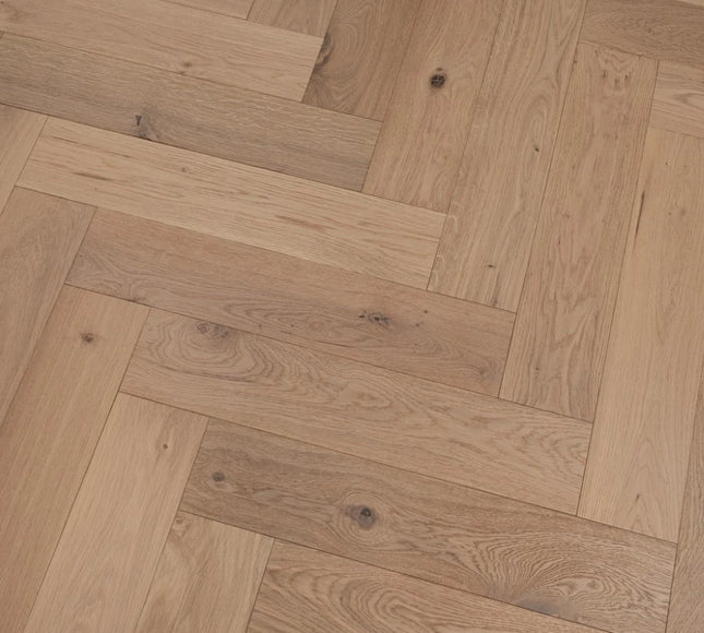 Invisible Finish Lacquered Engineered Herringbone Flooring