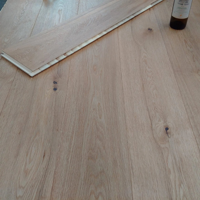 Brushed Matt Lacquered Click Engineered Oak Flooring