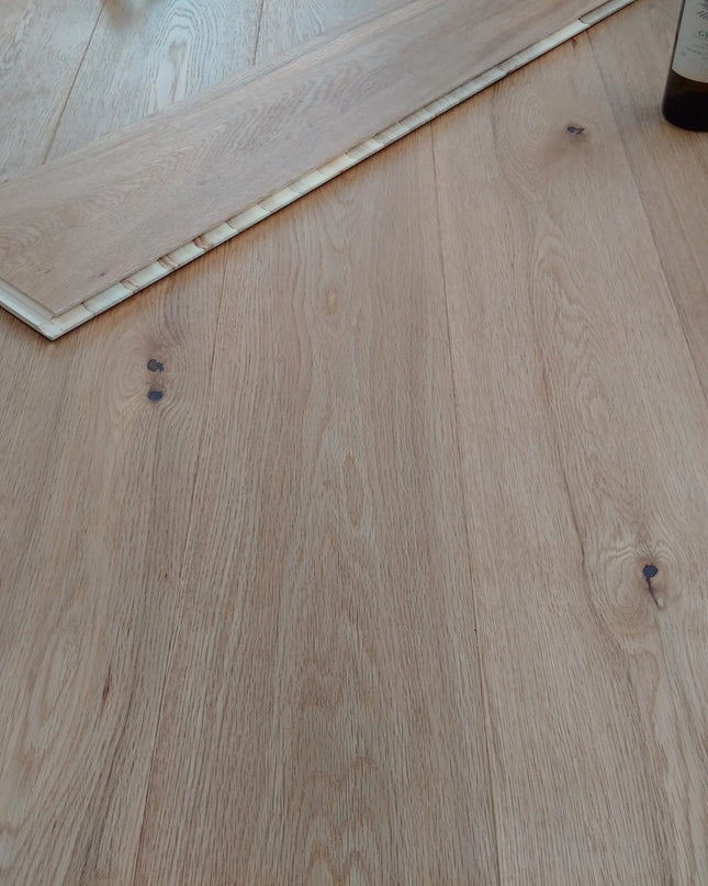 Brushed Matt Lacquered Click Engineered Oak Flooring