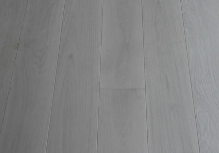 Select Grade Unfinished Engineered Oak Flooring