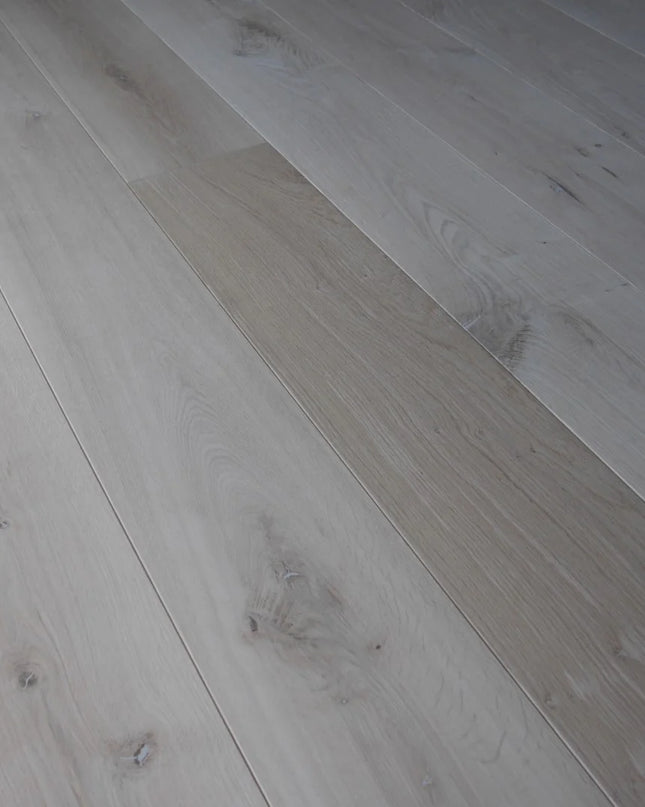 Classic Unfinished Engineered Oak Flooring (20/4mm x 260 x 2200mm, Multiply T&G)