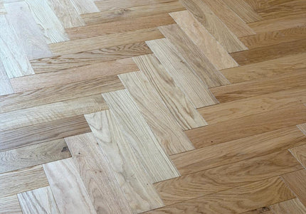 Grande Natural Oak Brushed Lacquered Engineered Herringbone Flooring