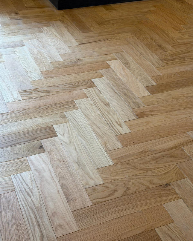 Grande Natural Oak Brushed Lacquered Engineered Herringbone Flooring