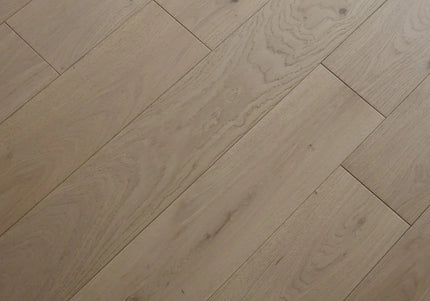 Invisible Lacquered Engineered Oak Flooring | Pukka Flooring