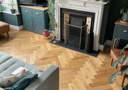 Natural Brushed Lacquered Click Engineered Herringbone Flooring