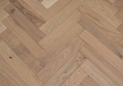 Invisible Finish Lacquered Engineered Herringbone Flooring